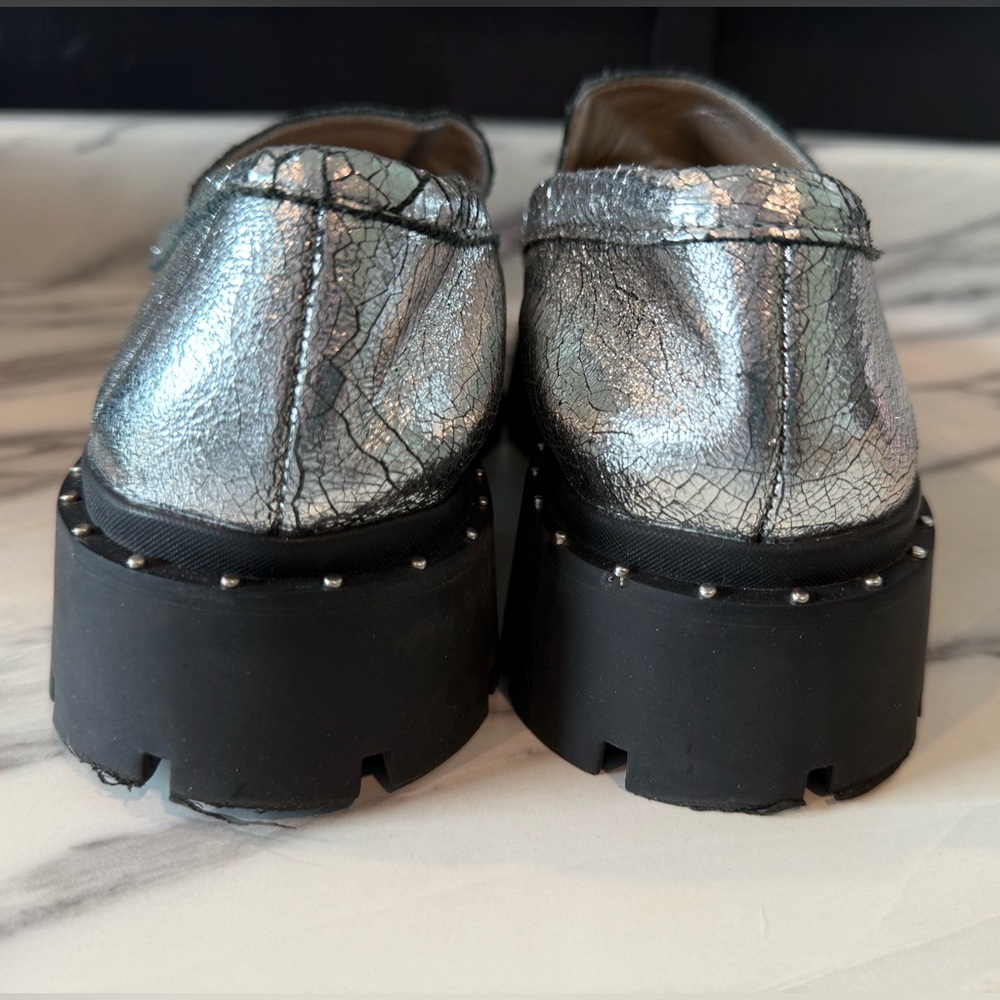 Schutz Christie Studs Crackled Leather - Picture 8 of 16